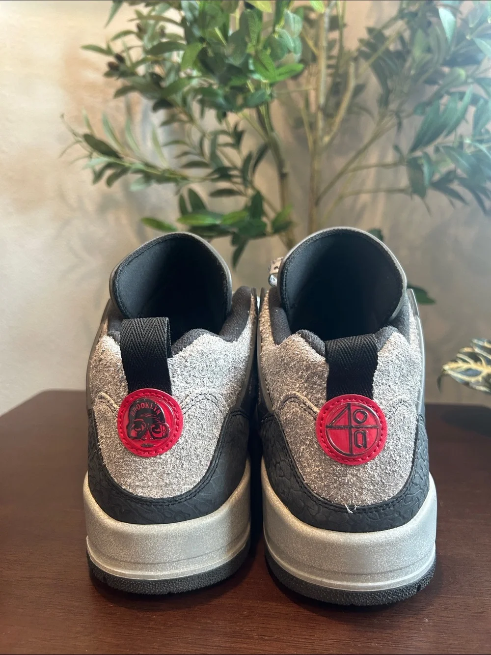 Jordan Spizike Low Men’s Gray and Black Speckled Laced Sneakers